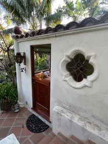 Charming Tiny House in Tropical Garden - Image 3