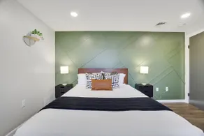 Little Luxe in Scranton - Image 3