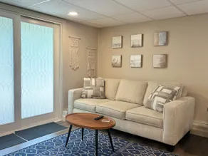 Braeburn Bungalow- 500 Sq. Ft. Private Guest Suite - Image 4