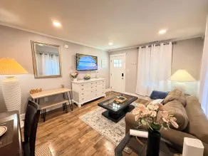 Cozy Stay• Sleeps 8•Steps to Zoo•Near Civic Center - Image 2