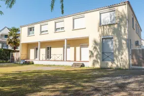 The Gem of Béarn – Cozy 2-Room Apartment with Terrace & Parking - Image 4