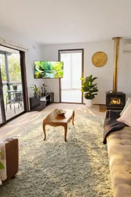 Ivy’s Retreat- Peaceful Country Escape - Image 4