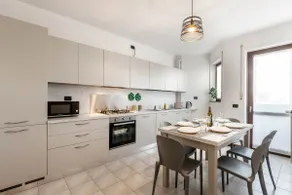 StayEasy Sesia5 - 4 Bedrooms Penthouse, 2 baths - Image 5
