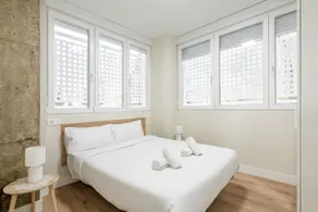 Madrid Ventas II, 6 bedrooms for 12 people - Image 2