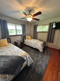 3BR Home Near Golf Course + 10 Min to Downtown - Image 5