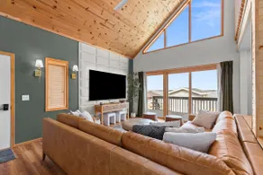 Lakefront! Private Dock! Water toys! Sleeps 14! - Image 4