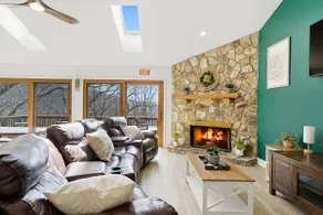 Lake, Golf, Pools, Pickleball, Hot Tub - sleeps 13 - Image 4