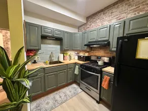 204 Park Suite - Image 4
