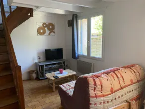 Cozy two-bedroom riverside house - Image 4
