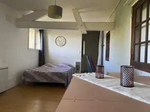 Cozy two-bedroom riverside house - Image 3