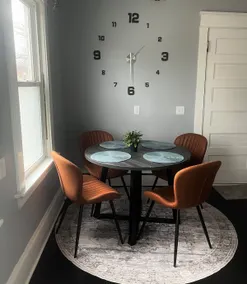 Silver swan in Riverwest! - Image 3