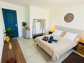 Chic & Cozy - 2 Rooms Ideally Located - Image 5