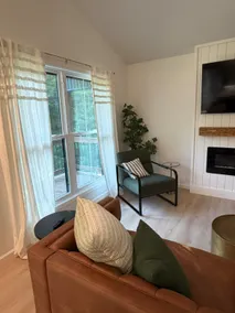 Brand new cottage with a view! Clean! Cozy! Safe! - Image 4