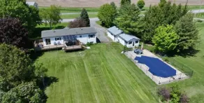 Private Hay Bay Waterfront Napanee with Pool and Dock - Image 3