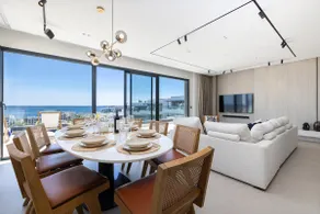 Luxury Penthouse with Jacuzzi, Sea View and Gym - Image 2