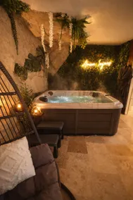 NoAH • Suite with private spa 200 m from the sea - Image 3