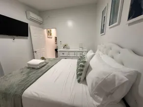 Charming 1BR Getaway | Near Shops, Pool & Beach - Image 2