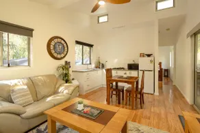 Secluded Romantic Retreat for Couples Kenilworth - Image 4
