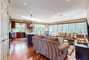 Stately 2BR apartment with walls of windows & AC - Image 2