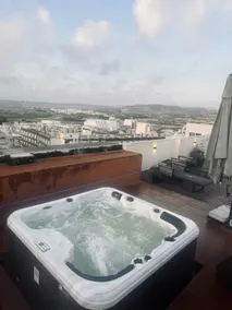 Solea - 2BR Penthouse with Rooftop Jacuzzi & BBQ - Image 3