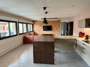 Spacious loft in the heart of the city with parking included - Image 4