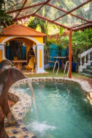 Casa Azulo: A Tropical Paradise - Image 2