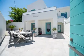 Luxurious villa with huge garden & private Heated pool in paradise environment - Image 3