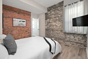 Ugly out - Gorgeous Inn - Image 2