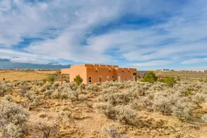 Panoramic Mtn Views! Serene Gem in Ranchos De Taos - Image 5