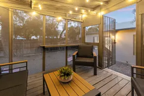 Newly Remodeled University Downtown Home Epic - Image 4