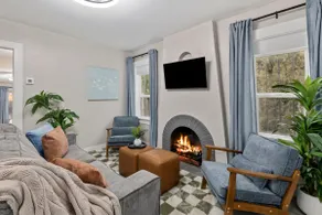 Newly Remodeled University Downtown Home Epic - Image 5
