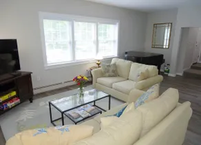 1-bd Sandwich apartment in duplex w/ AC,WiFi,Porch - Image 5