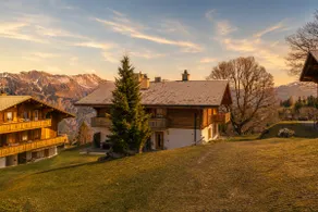 Charming Alpine Chalet with Mountain Views - Image 2