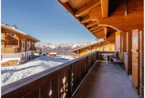 Charming Alpine Chalet with Mountain Views - Image 4