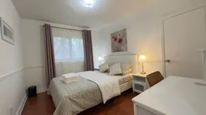 3 Bed 2 Bath Bungalow, Walk to Bus, 30 min to Downtown - Image 4