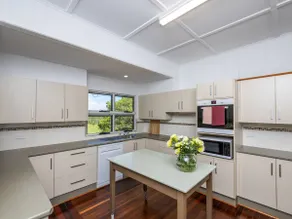 Large family home in a quiet rural location - Image 4