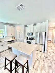 Cozy house with access to a recreational park - Image 3