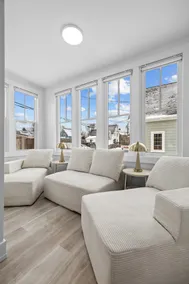 Spacious 3 Bdrm Haven - Steps to Downtown Ch'town - Image 2