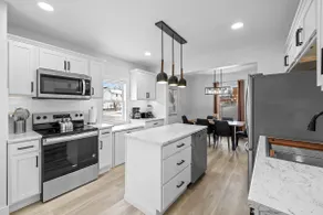 Spacious 3 Bdrm Haven - Steps to Downtown Ch'town - Image 4