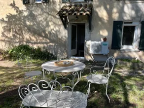 Cozy 1-bedroom accommodation with private garden - Image 4