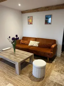 Cozy 1-bedroom accommodation with private garden - Image 5