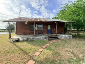 Rustic Cabin w/ pond near Lake & Canton Trade Days - Image 4