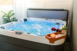 Hot Tub • 15 Min to TPA • Near Everything - Image 5
