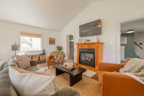Mountain Valley Hideaway - Image 2