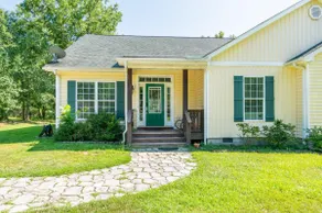 Lakeside Villa Retreat 5-Bedroom Oasis With 6 Tvs 3-Acres Of Waterfront Fishing & Canoe Adventures - Image 2