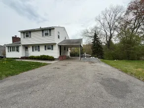 Spacious 4BR Near Boston, Lake and Trails - Image 5
