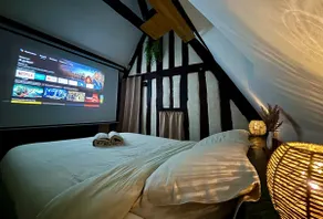Spa Suite | Private Sauna & Home Theater – Quais de l’Yonne - Image 2