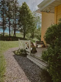 The Heart of Hatley · 5 beds · Hot tub · Eastern Townships - Image 4