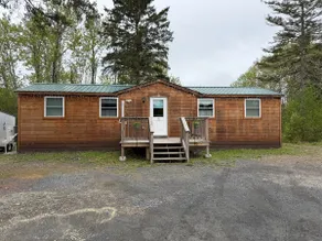 Lake Road Cabin - Image 2