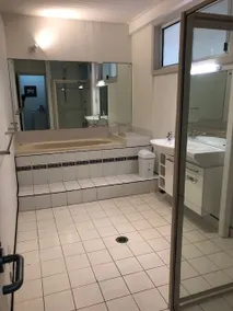 Great location, spacious apartment. - Image 3